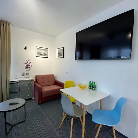 215 Planeta 2-pokojowy Z Balkonem, 100 M Od Plazy Διαμέρισμα *